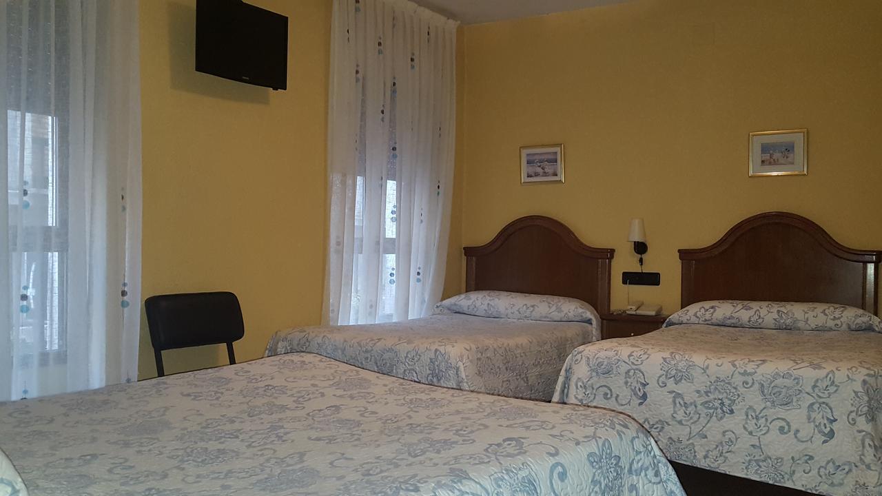 Hostal Guzman El Bueno By Gaiarooms เลออน ภายนอก รูปภาพ
