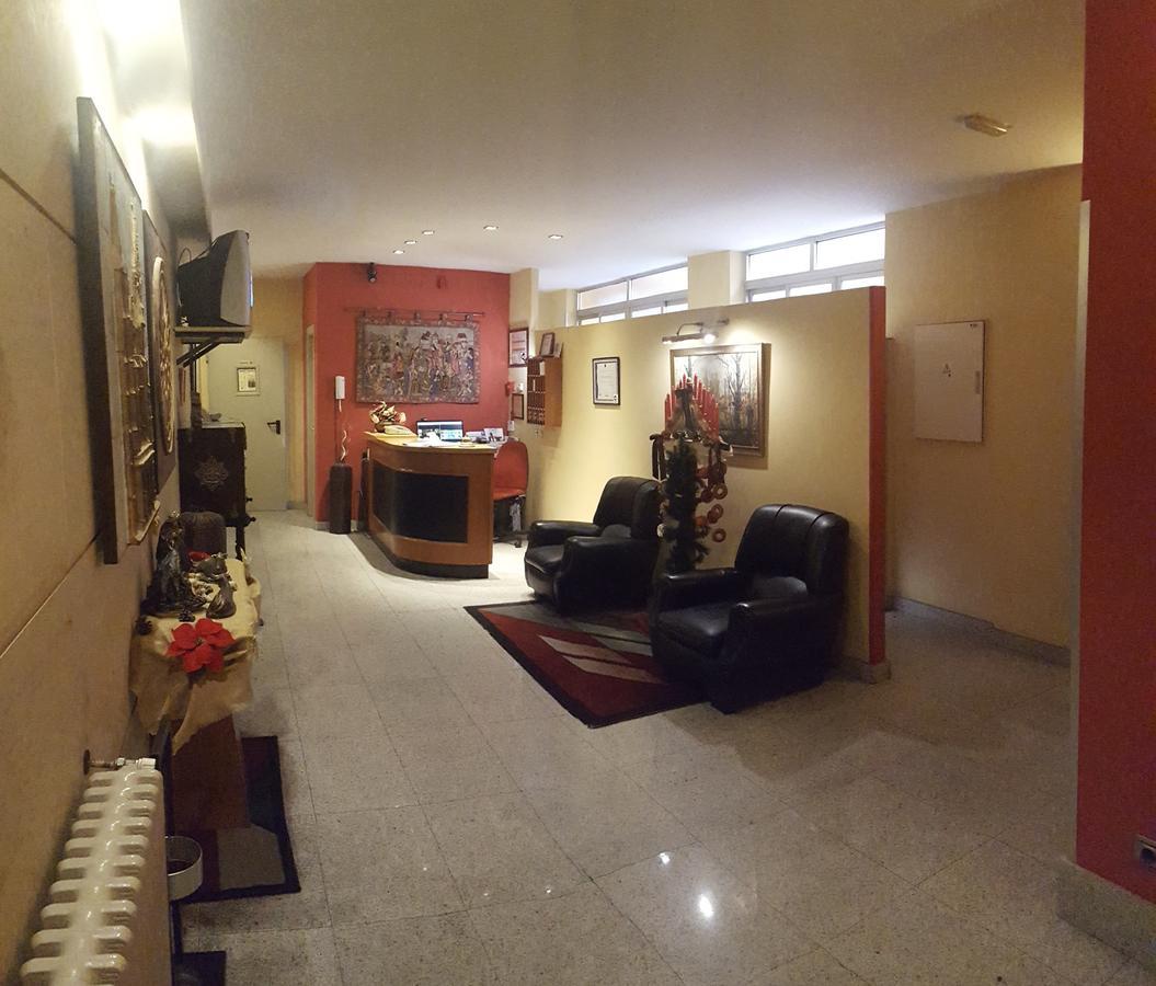 Hostal Guzman El Bueno By Gaiarooms เลออน ภายนอก รูปภาพ